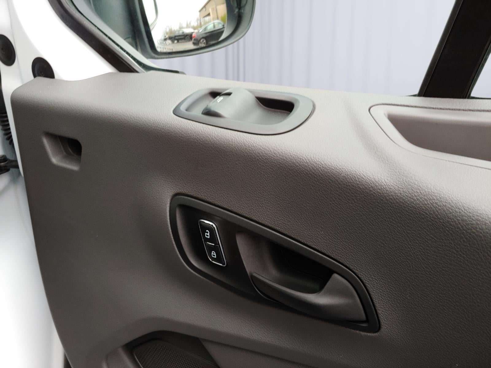 2025 Ford Transit Passenger Wagon XL