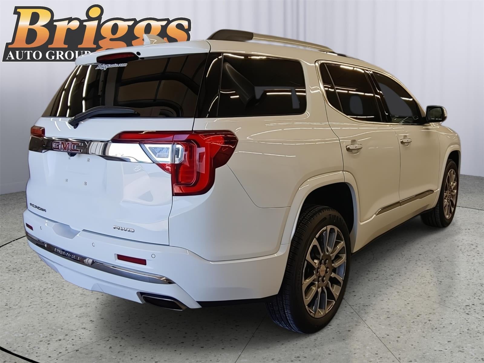 2023 GMC Acadia Denali