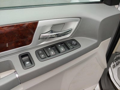 2010 Chrysler Town & Country Touring