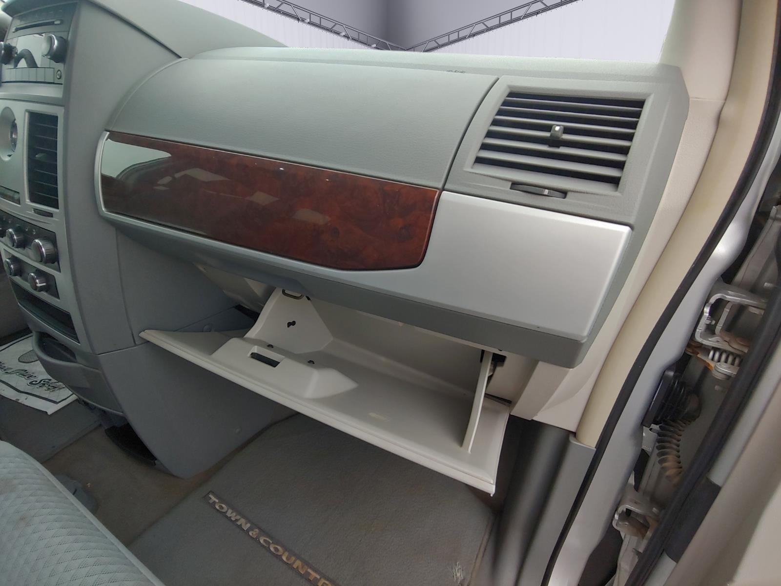 2010 Chrysler Town & Country Touring