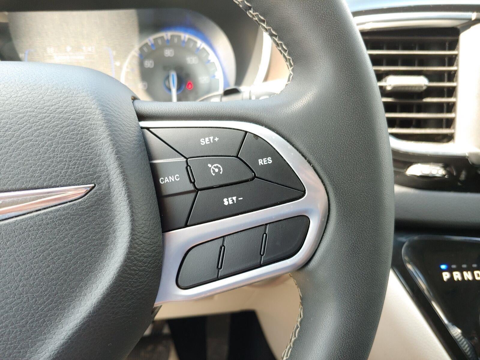 2023 Chrysler Voyager LX