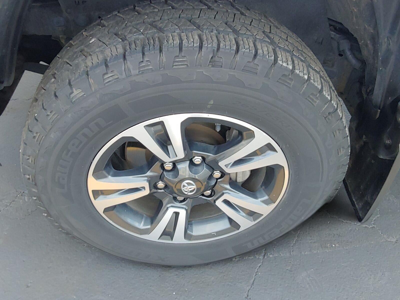 2016 Toyota Tacoma SR