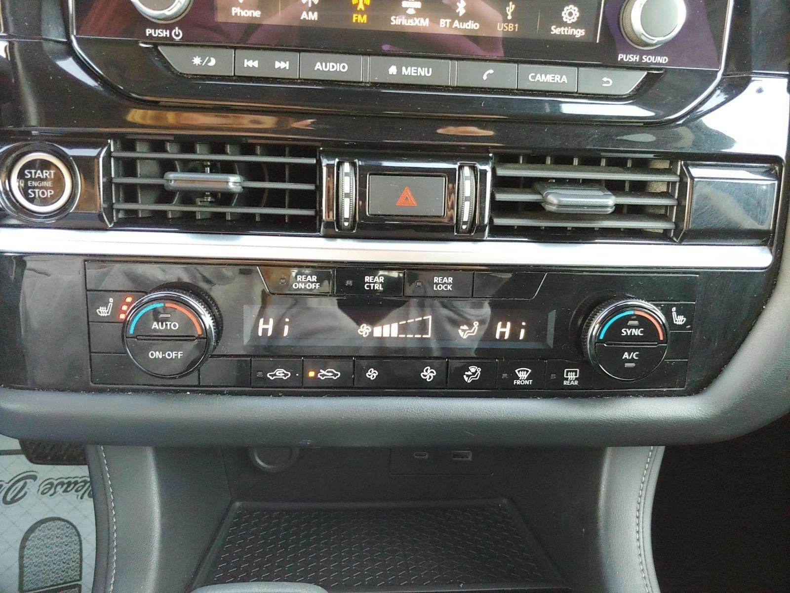 2024 Nissan Pathfinder SV