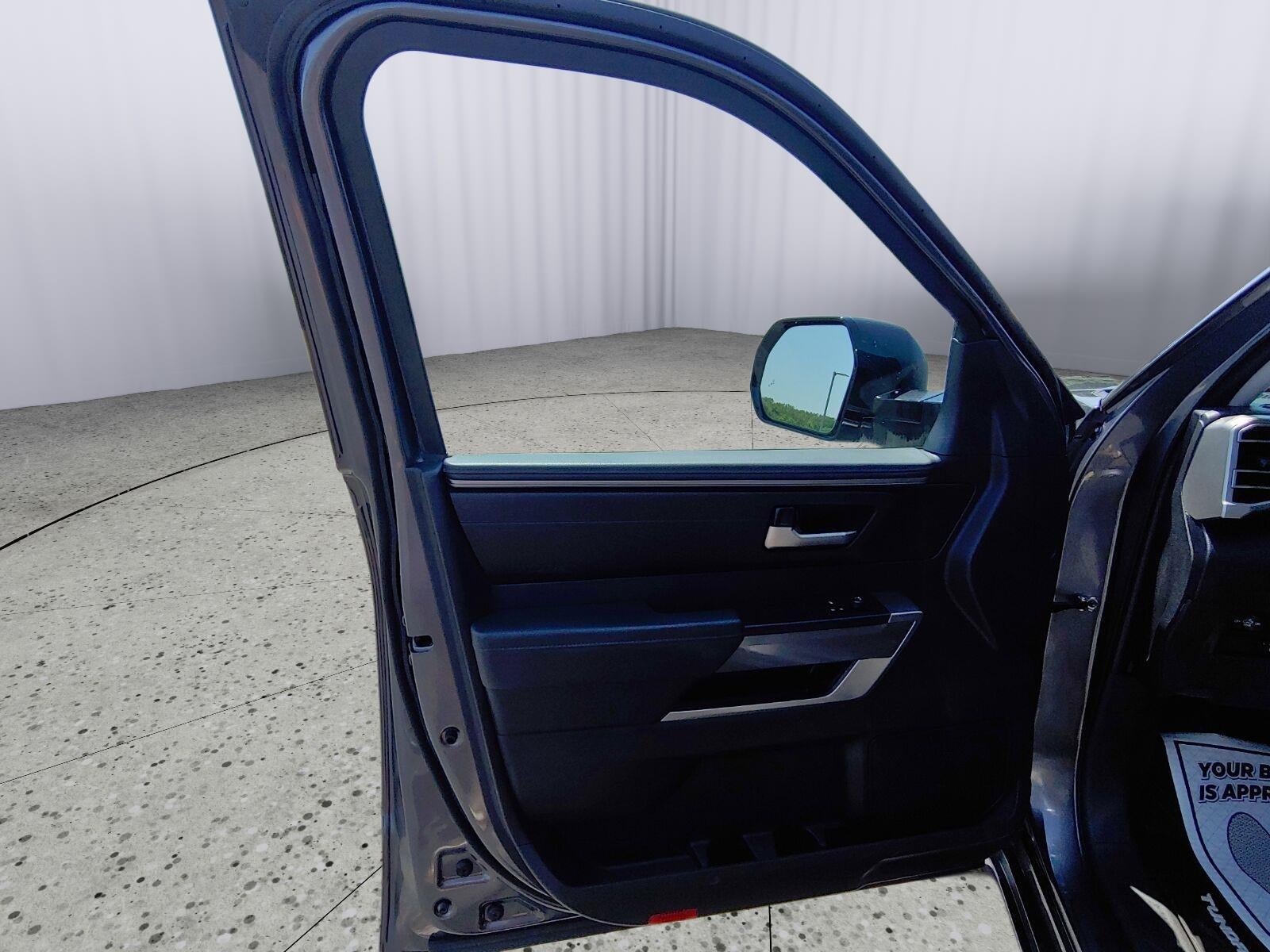 2023 Toyota Tundra 4WD SR5