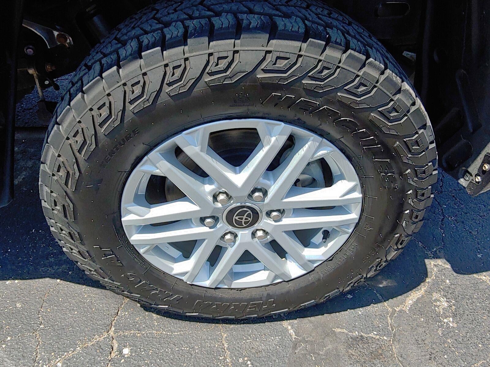 2023 Toyota Tundra 4WD SR5
