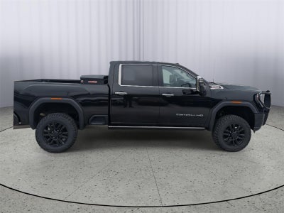 2023 GMC Sierra 2500HD 4WD Crew Cab Standard Bed Denali