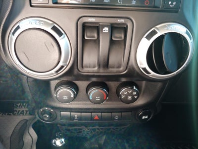 2013 Jeep Wrangler Sahara