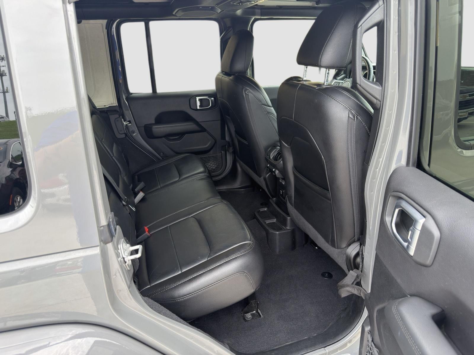 2020 Jeep Wrangler Unlimited Sahara Altitude 4x4