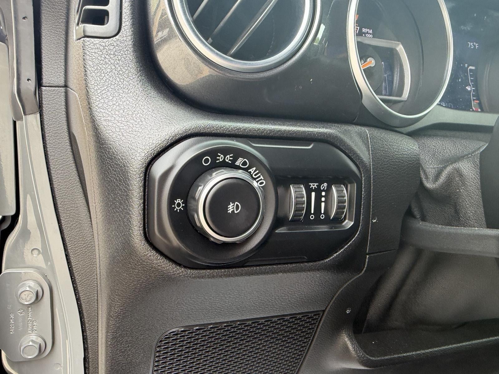 2020 Jeep Wrangler Unlimited Sahara Altitude 4x4