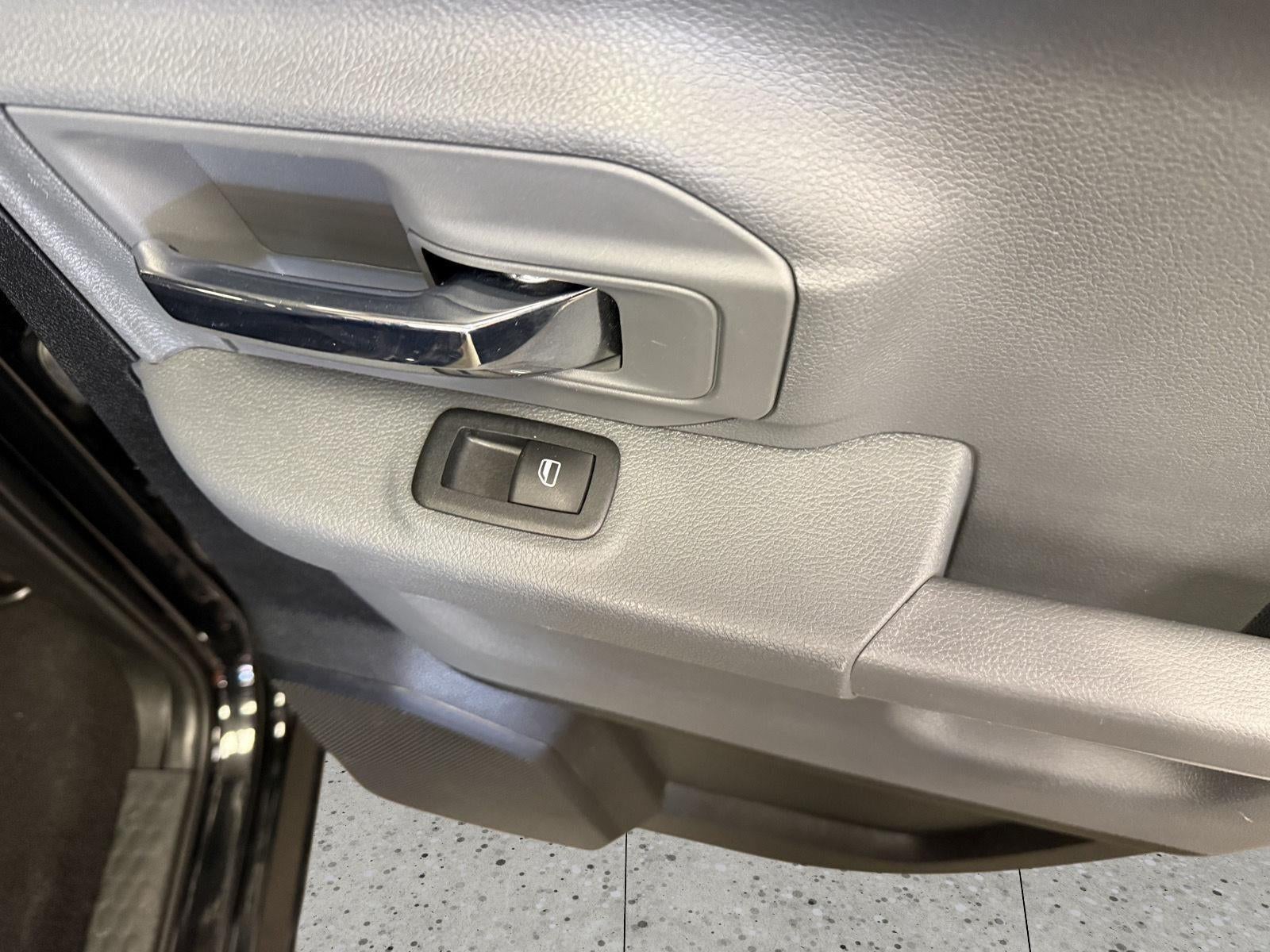 2024 RAM 1500 Classic SLT Quad Cab 4x4 6'4' Box