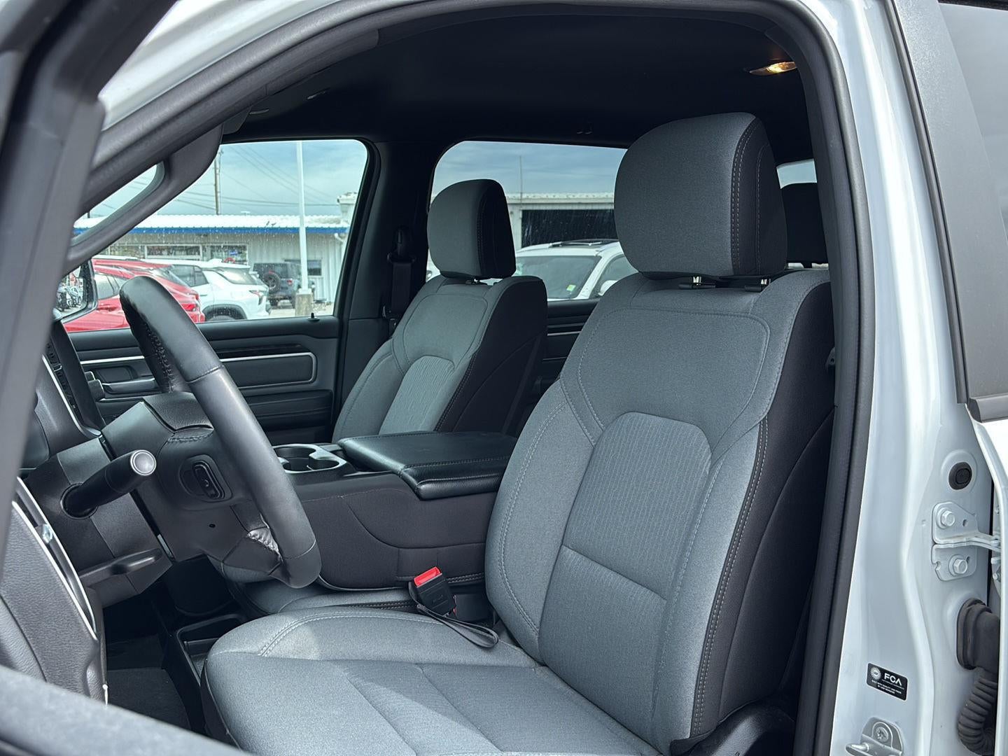 2022 RAM 1500 Big Horn Crew Cab 4x4 5'7' Box