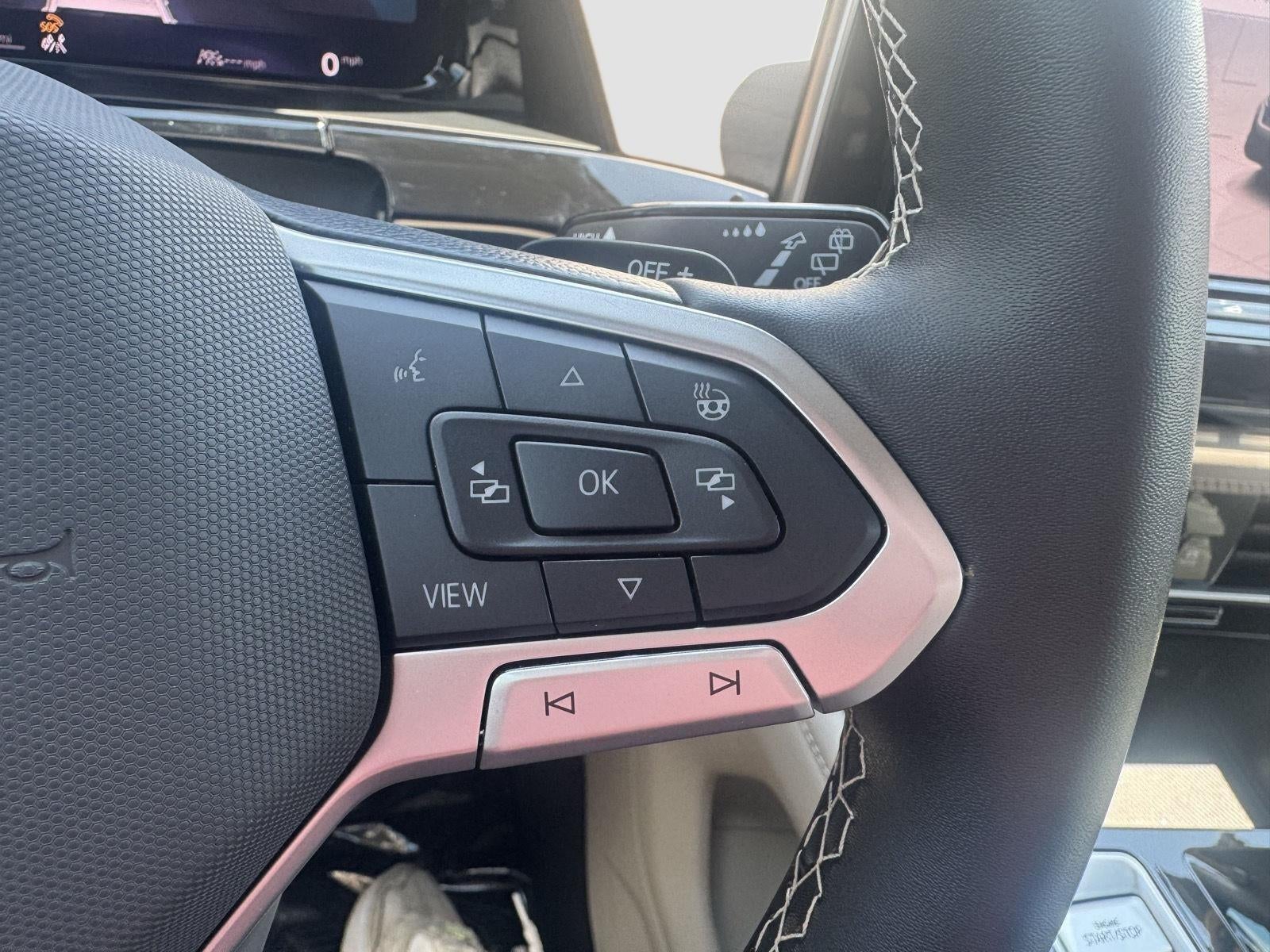 2025 Volkswagen Atlas 2.0T SE w/Technology