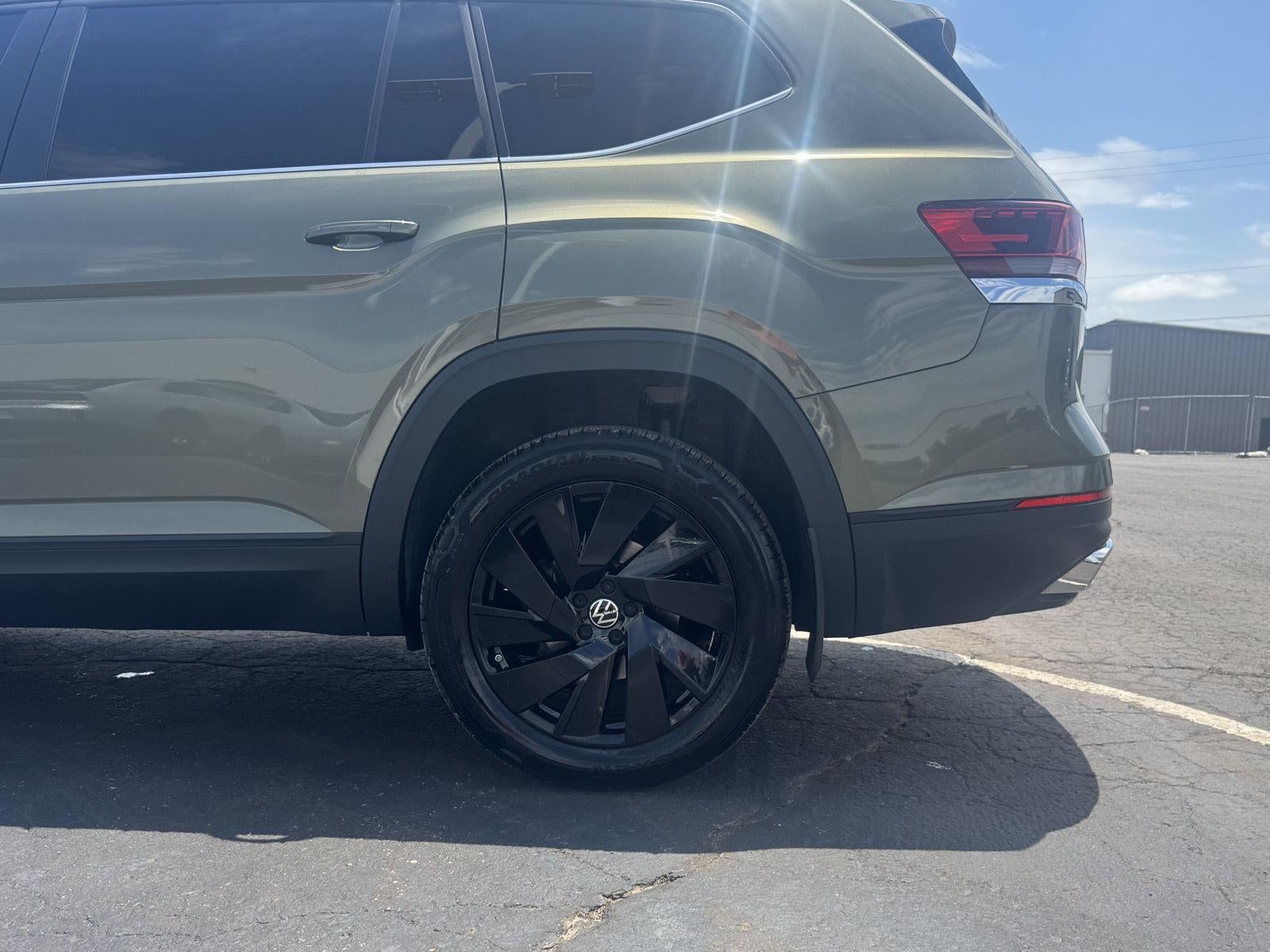 2025 Volkswagen Atlas 2.0T SE w/Technology