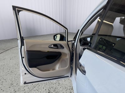 2024 Chrysler Pacifica Touring L AWD