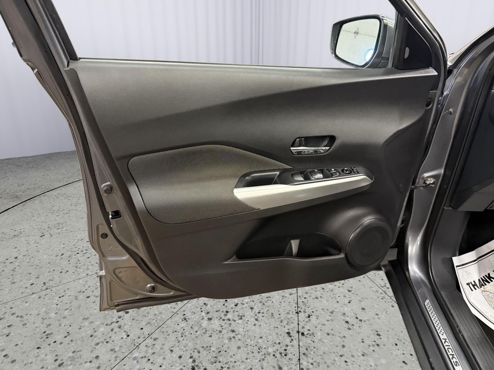 2020 Nissan Kicks SV Xtronic CVT