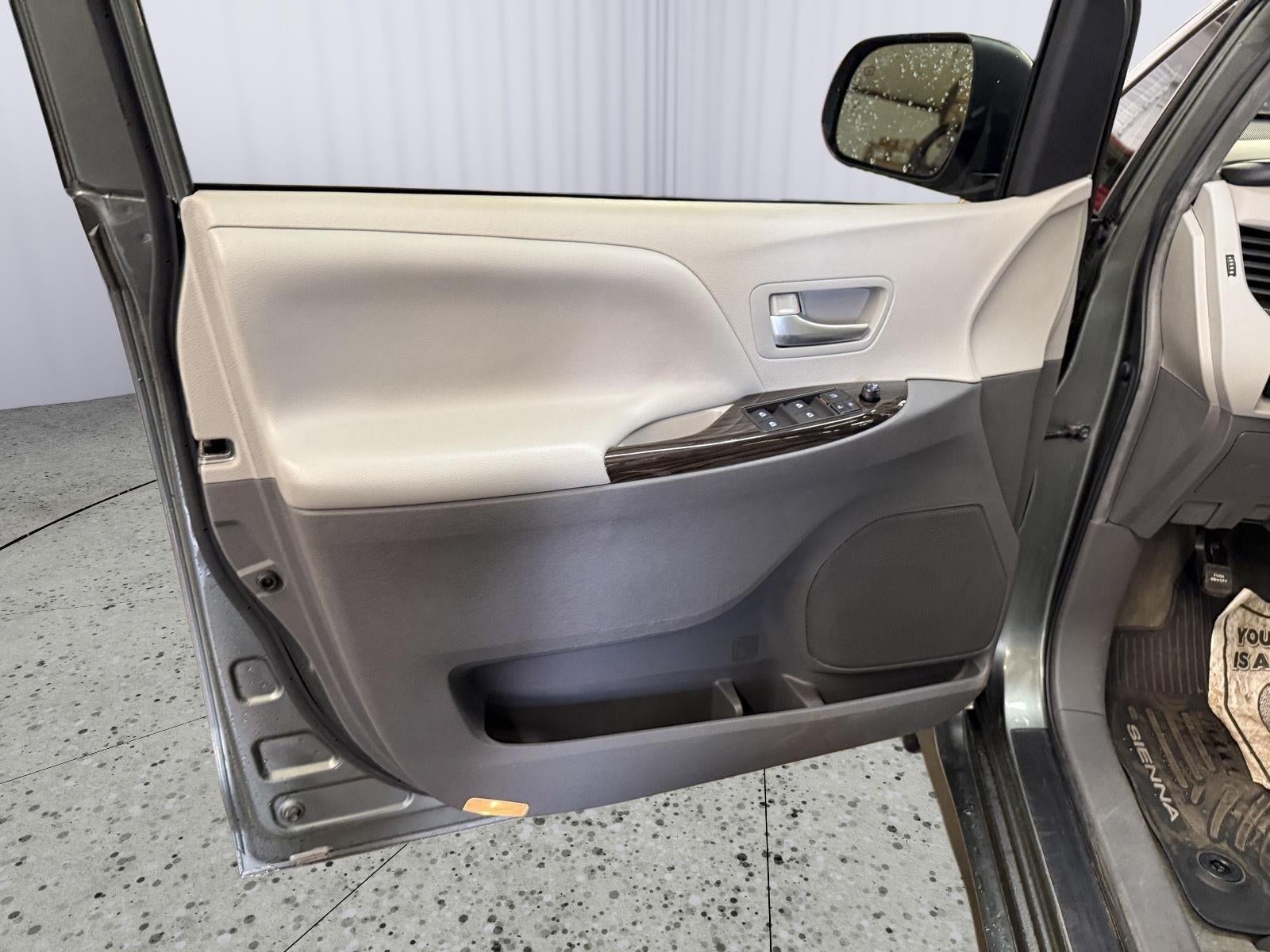 2018 Toyota Sienna XLE 7 Passenger