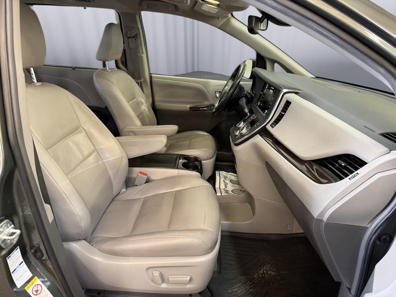 2018 Toyota Sienna XLE 7 Passenger