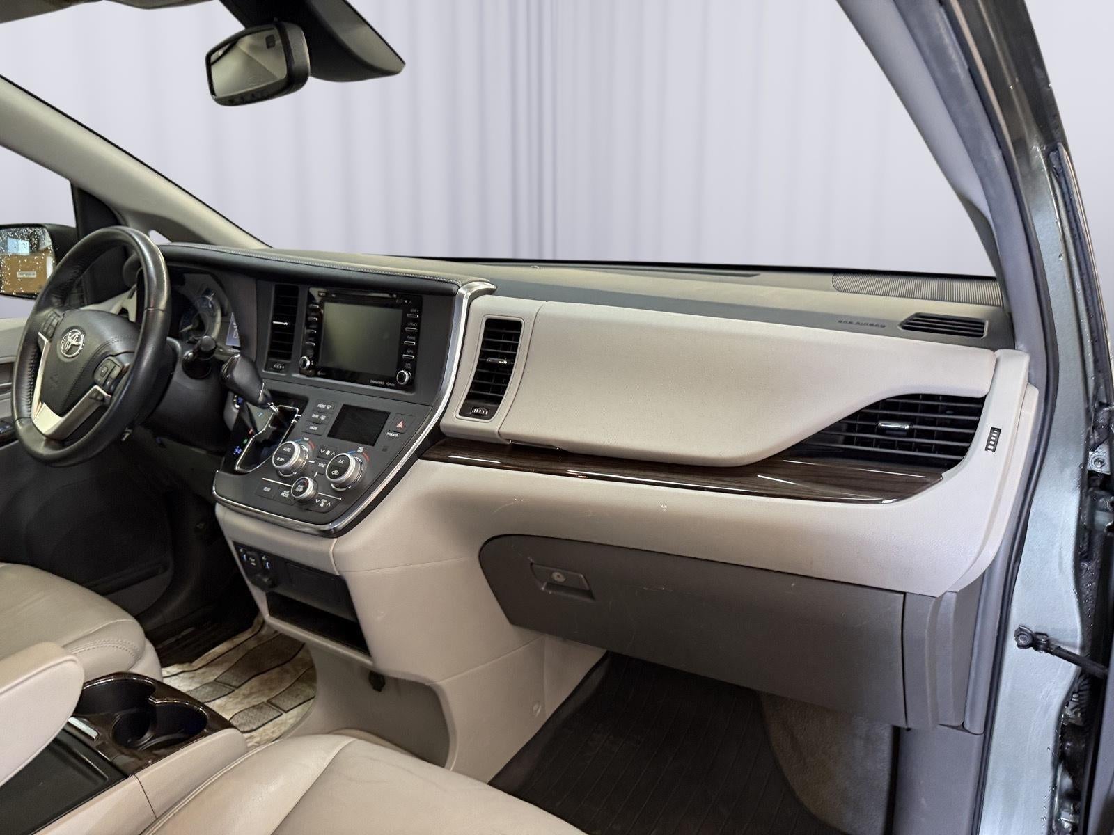 2018 Toyota Sienna XLE 7 Passenger