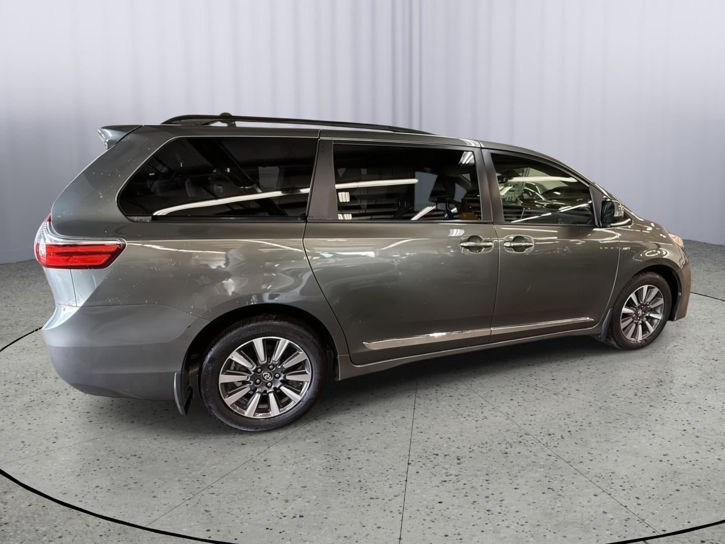 2018 Toyota Sienna XLE 7 Passenger