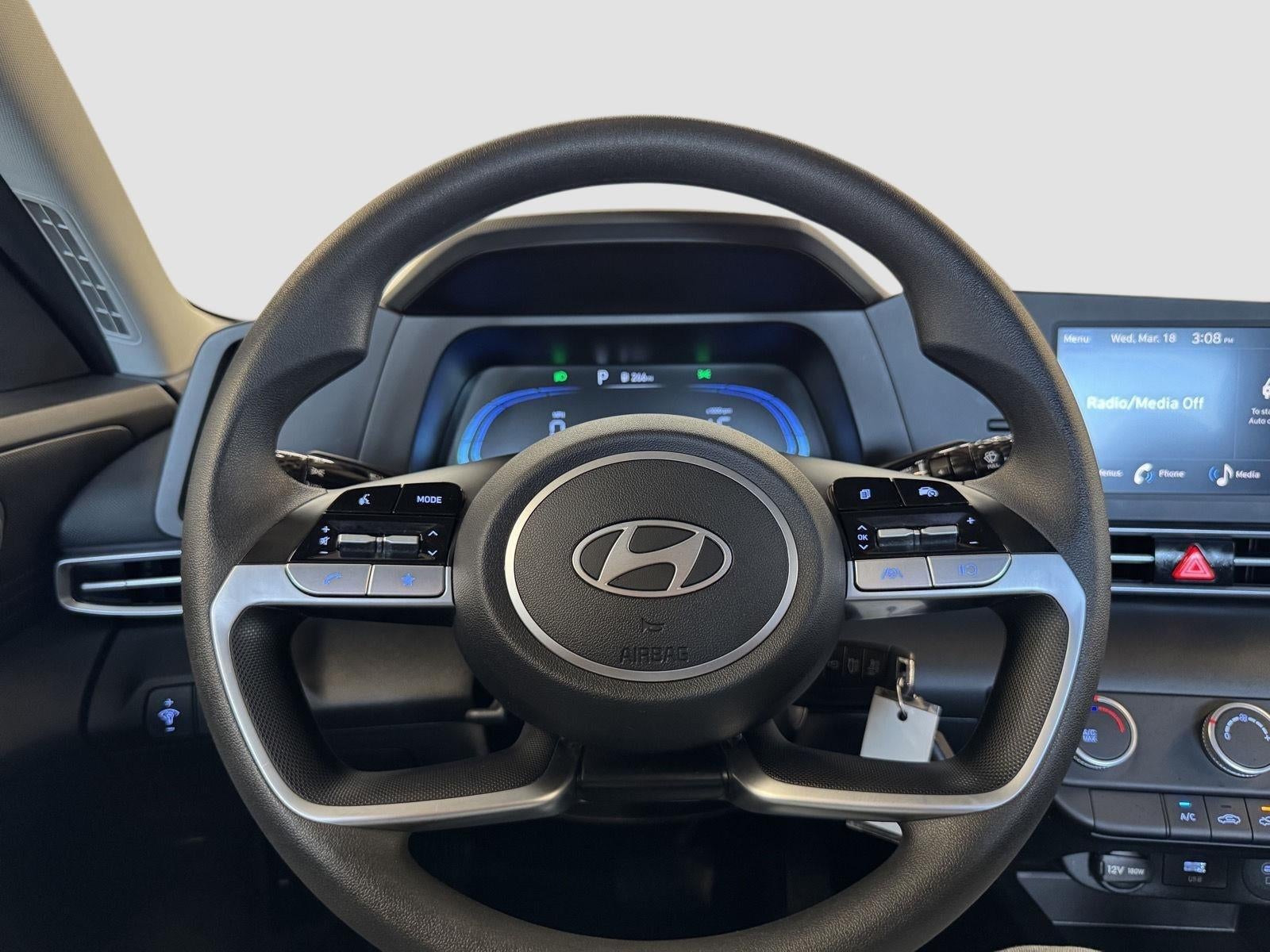 2024 Hyundai Elantra SE