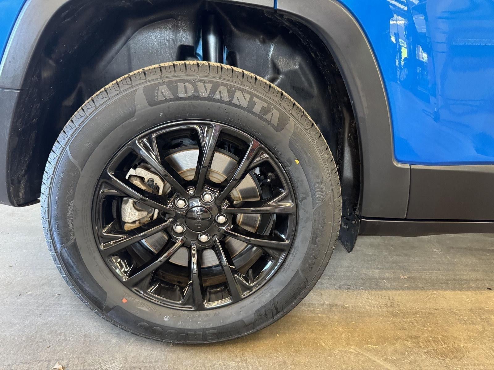 2023 Jeep Cherokee Altitude Lux