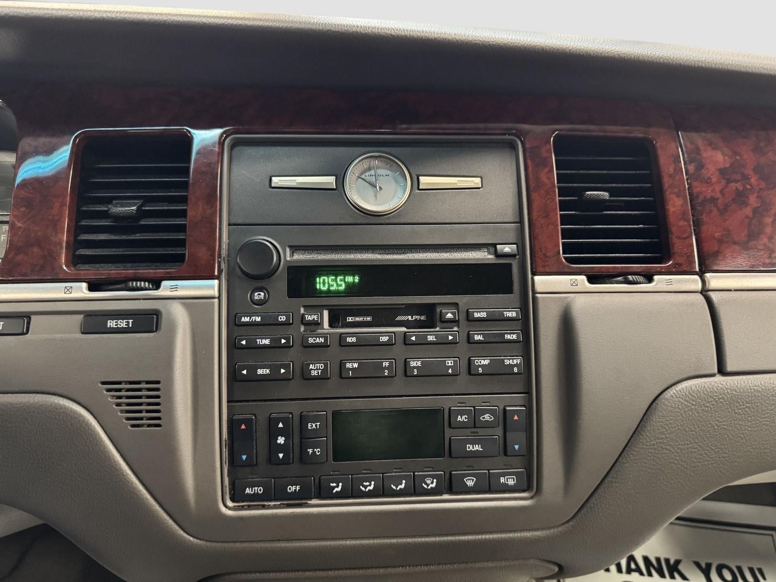 2003 Lincoln Town Car Cartier