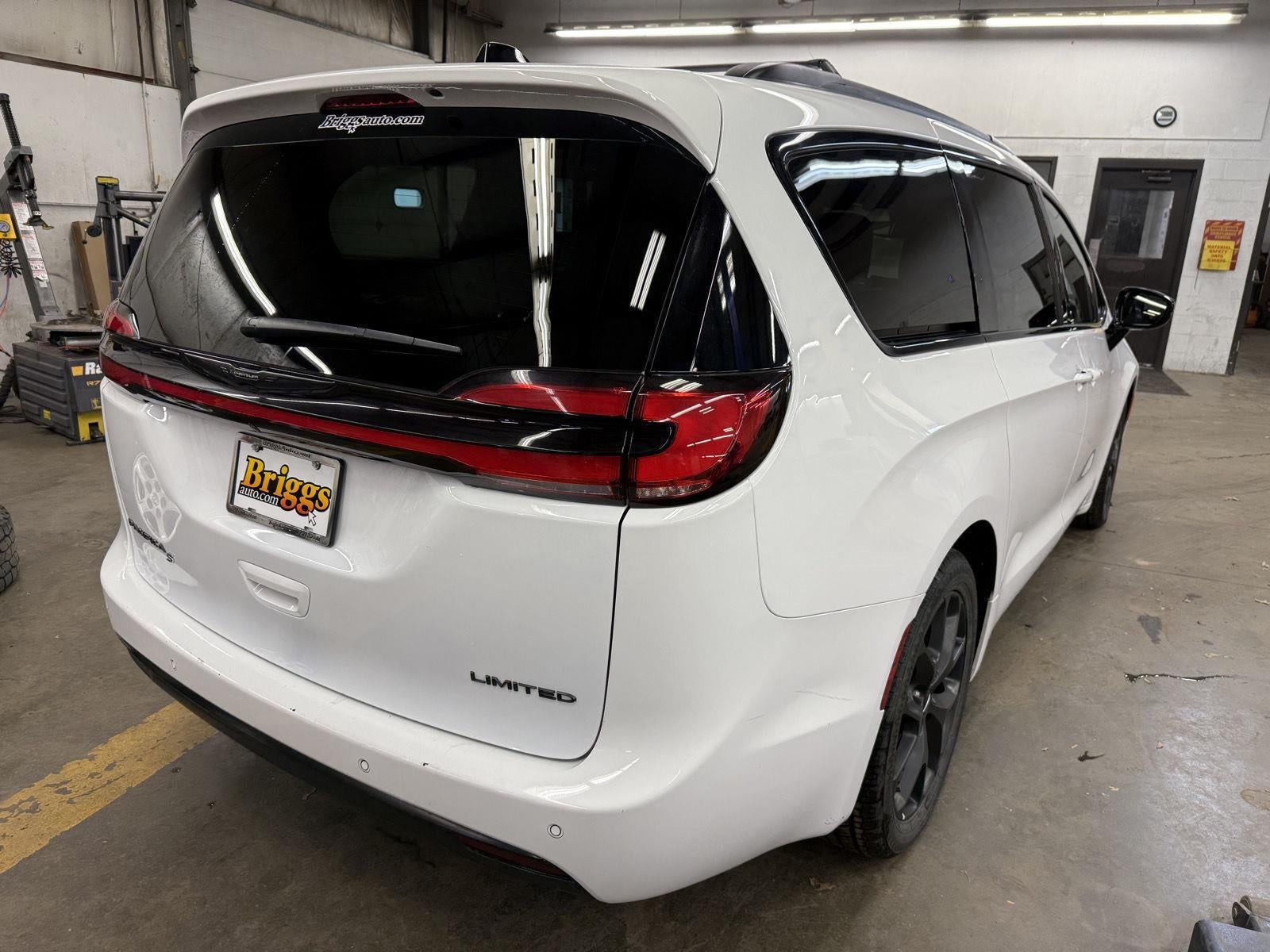 2025 Chrysler Pacifica Limited