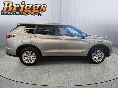 2025 Mitsubishi Outlander ES