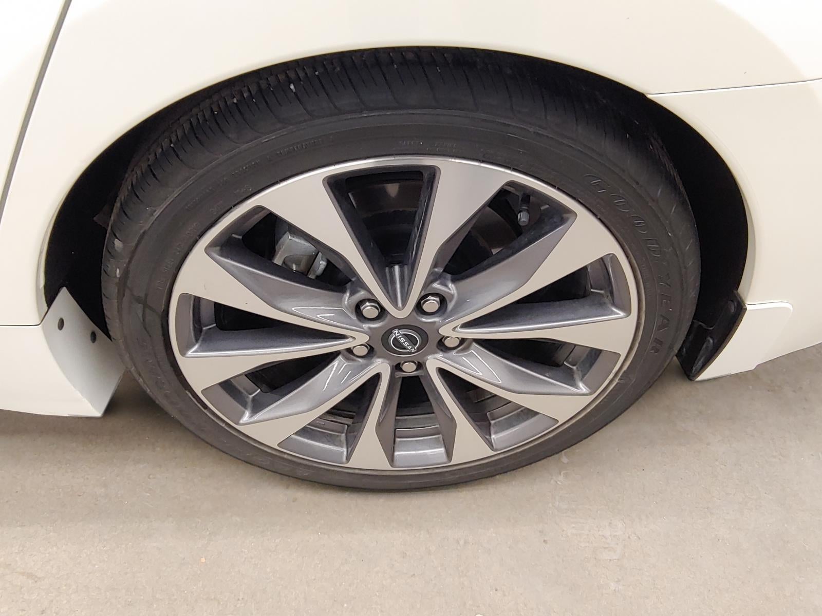 2023 Nissan Maxima Platinum