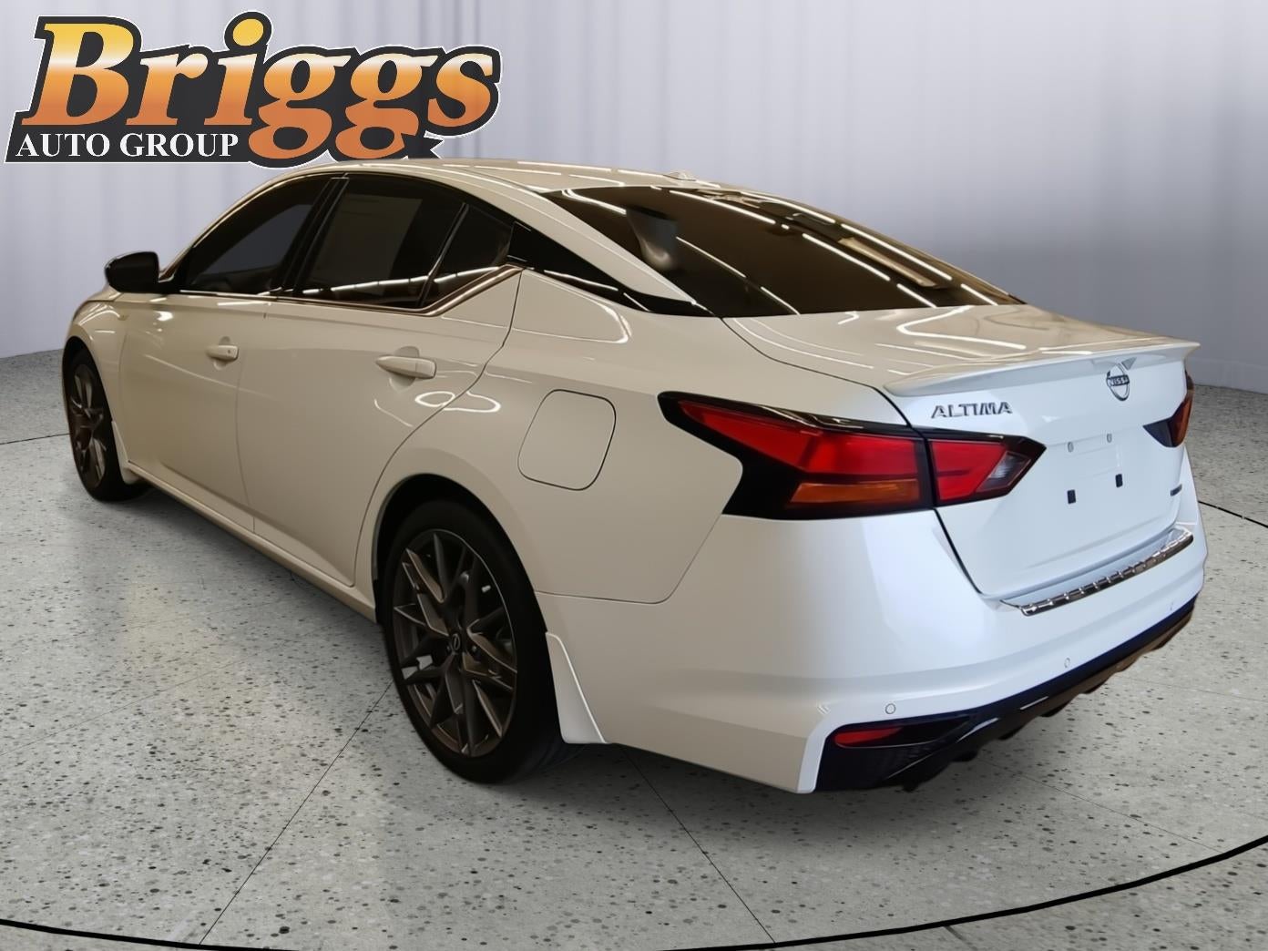 2023 Nissan Altima 2.0 SR