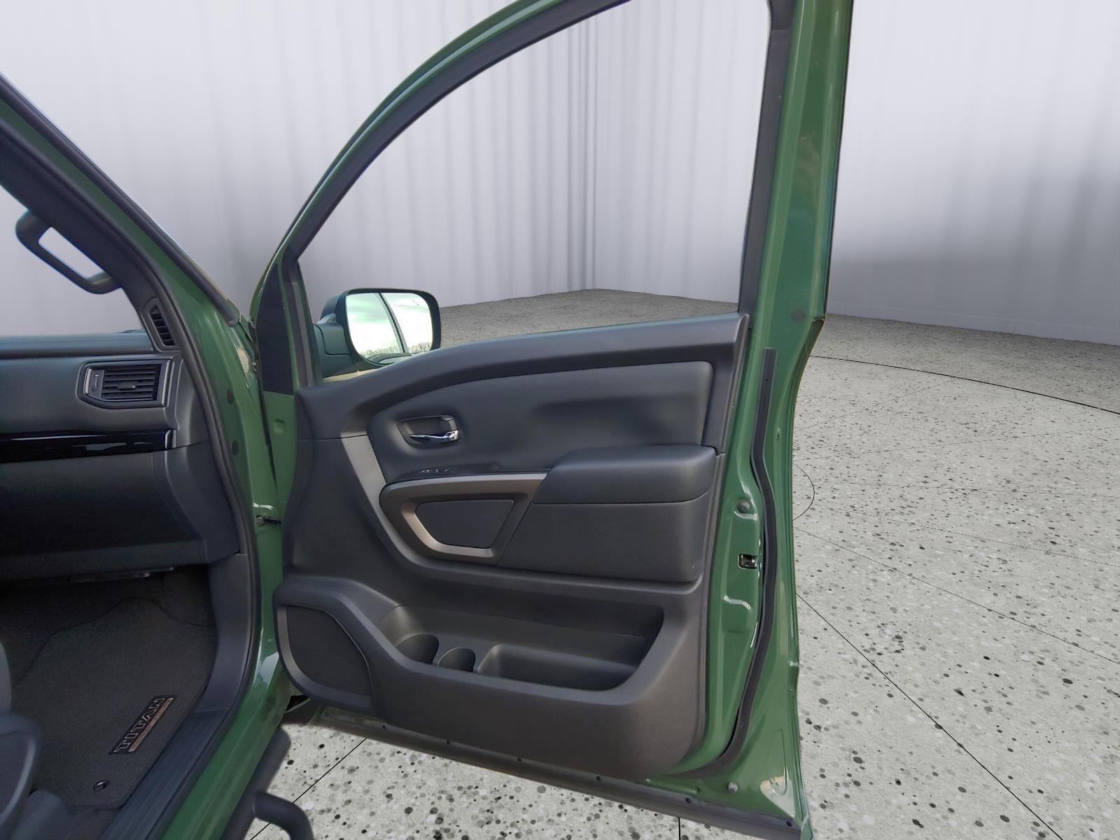 2024 Nissan Titan SV