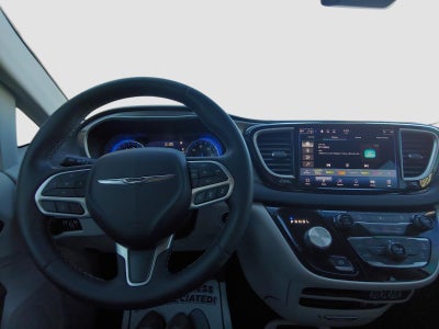 2022 Chrysler Pacifica Touring-L