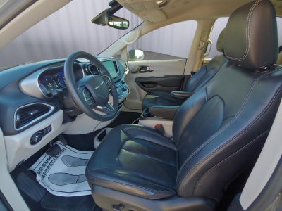 2022 Chrysler Pacifica Touring-L