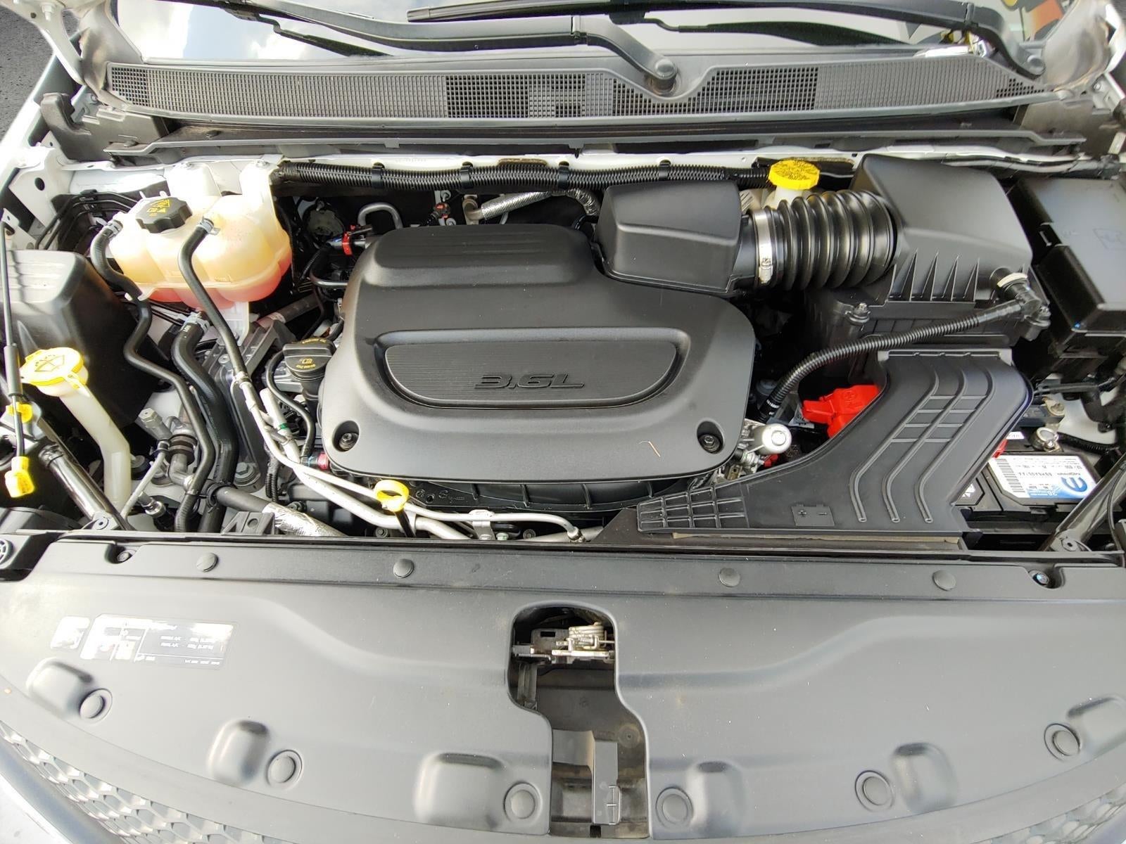 2022 Chrysler Voyager LX