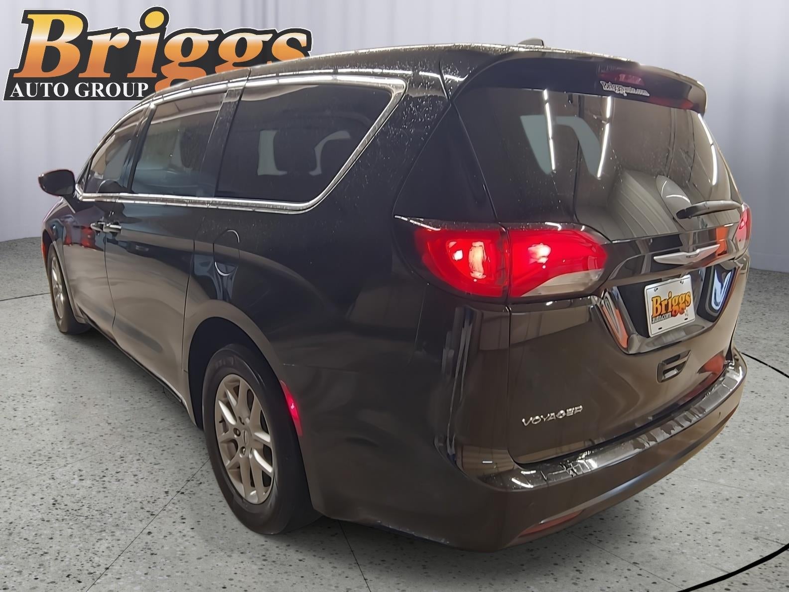 2025 Chrysler Voyager LX