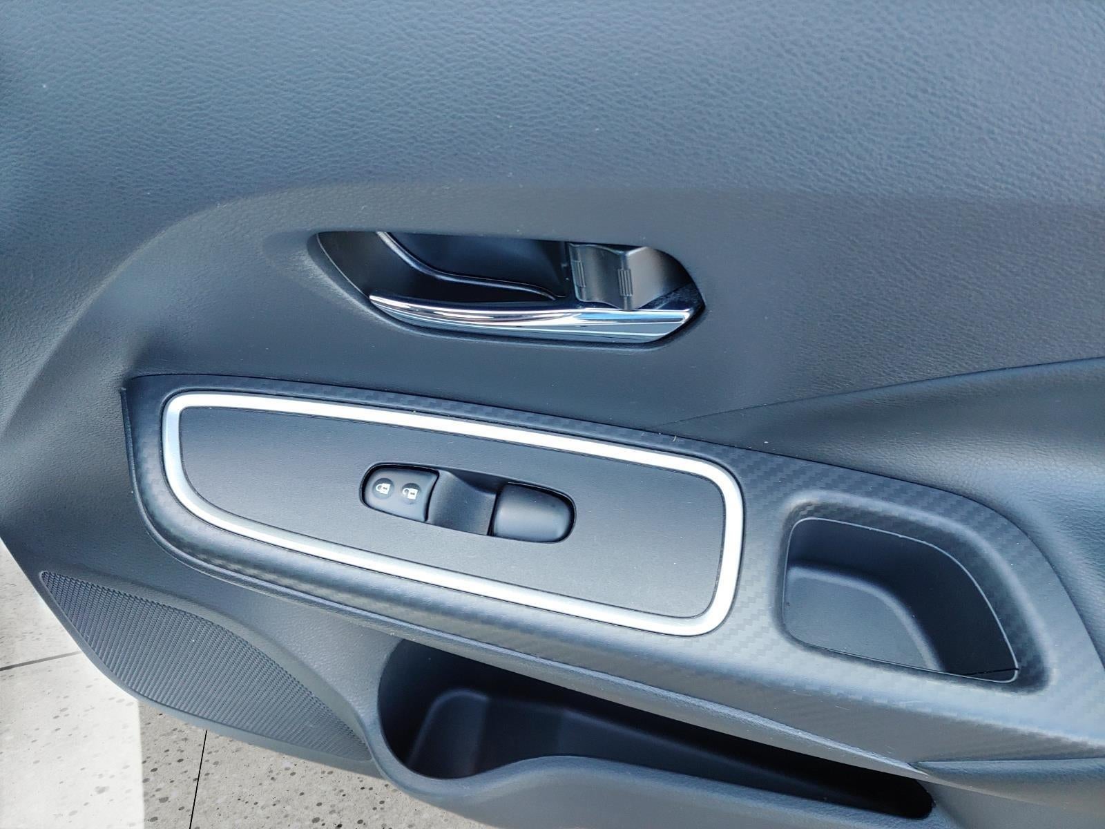 2020 Nissan Versa SR