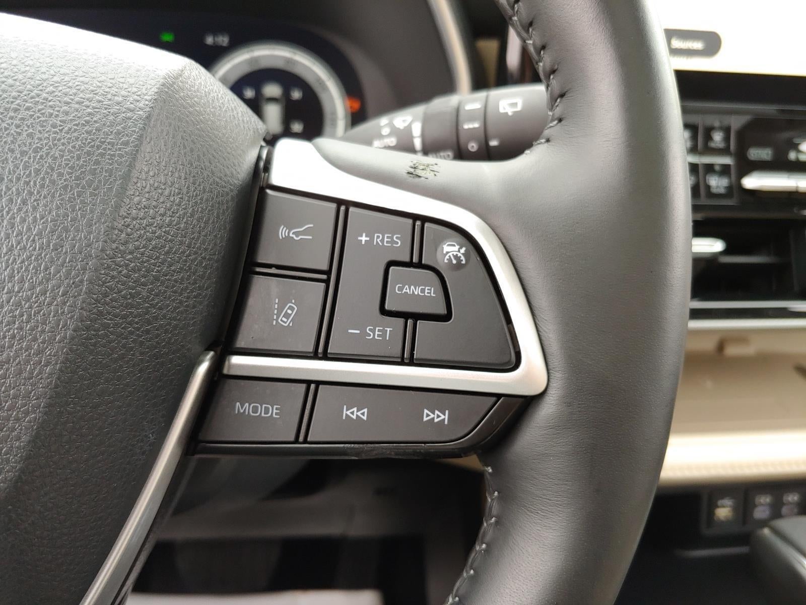 2023 Toyota Highlander Hybrid Platinum