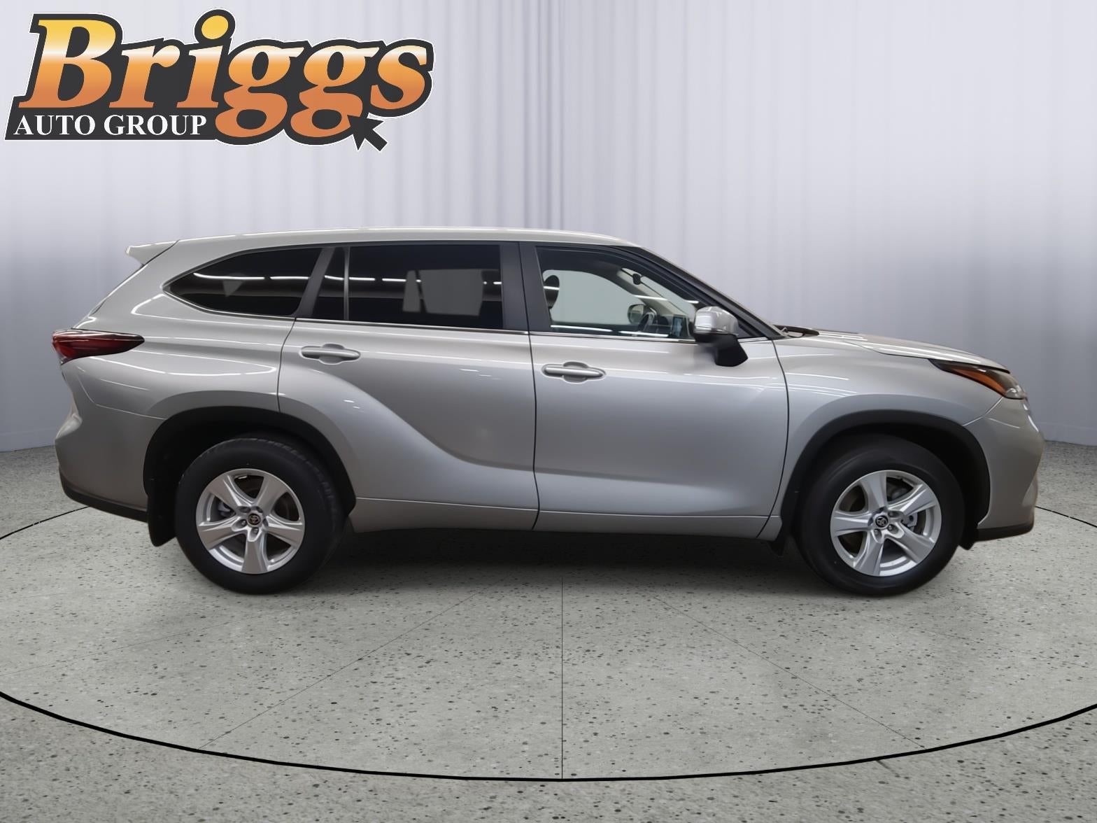 2024 Toyota Highlander LE