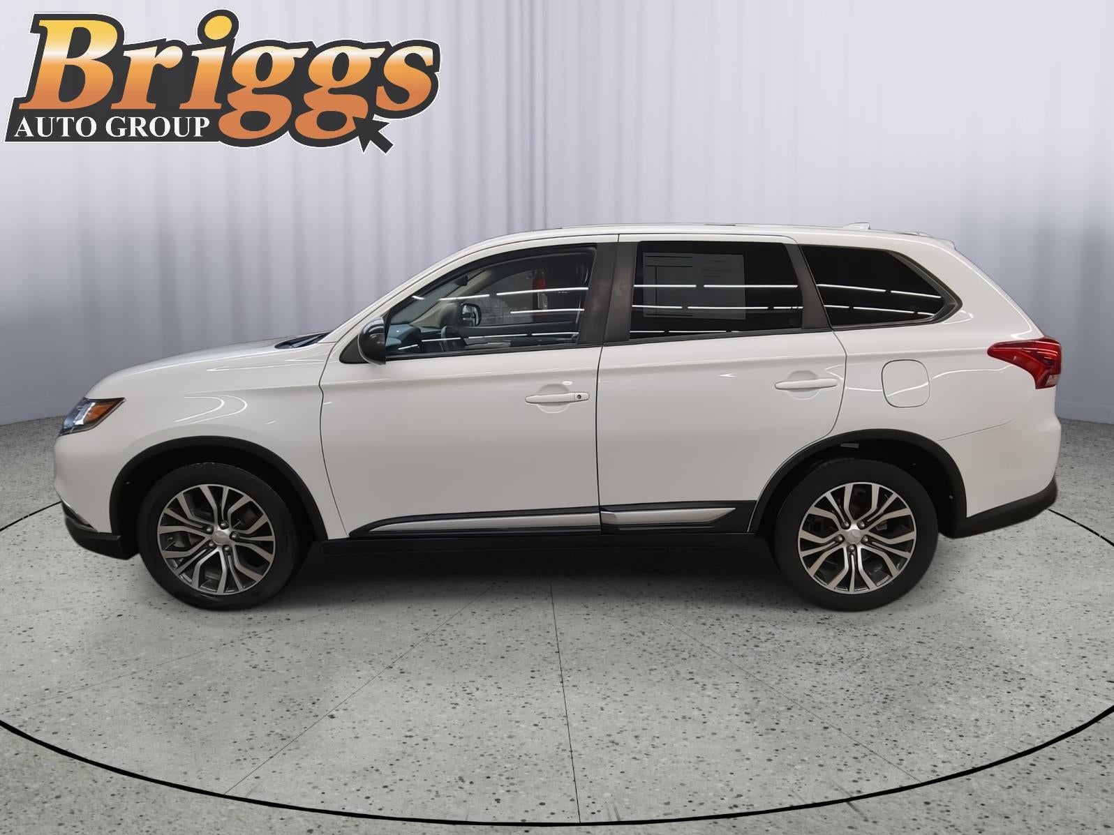 2017 Mitsubishi Outlander ES