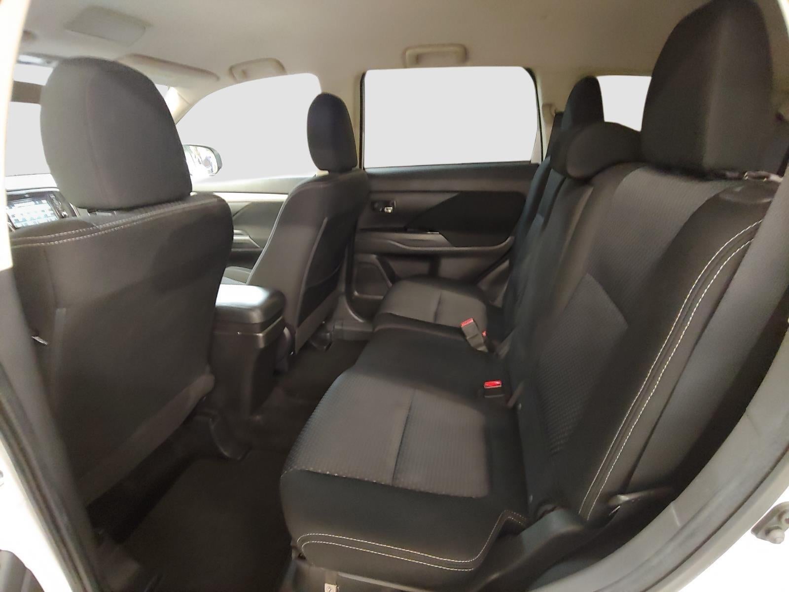 2017 Mitsubishi Outlander ES