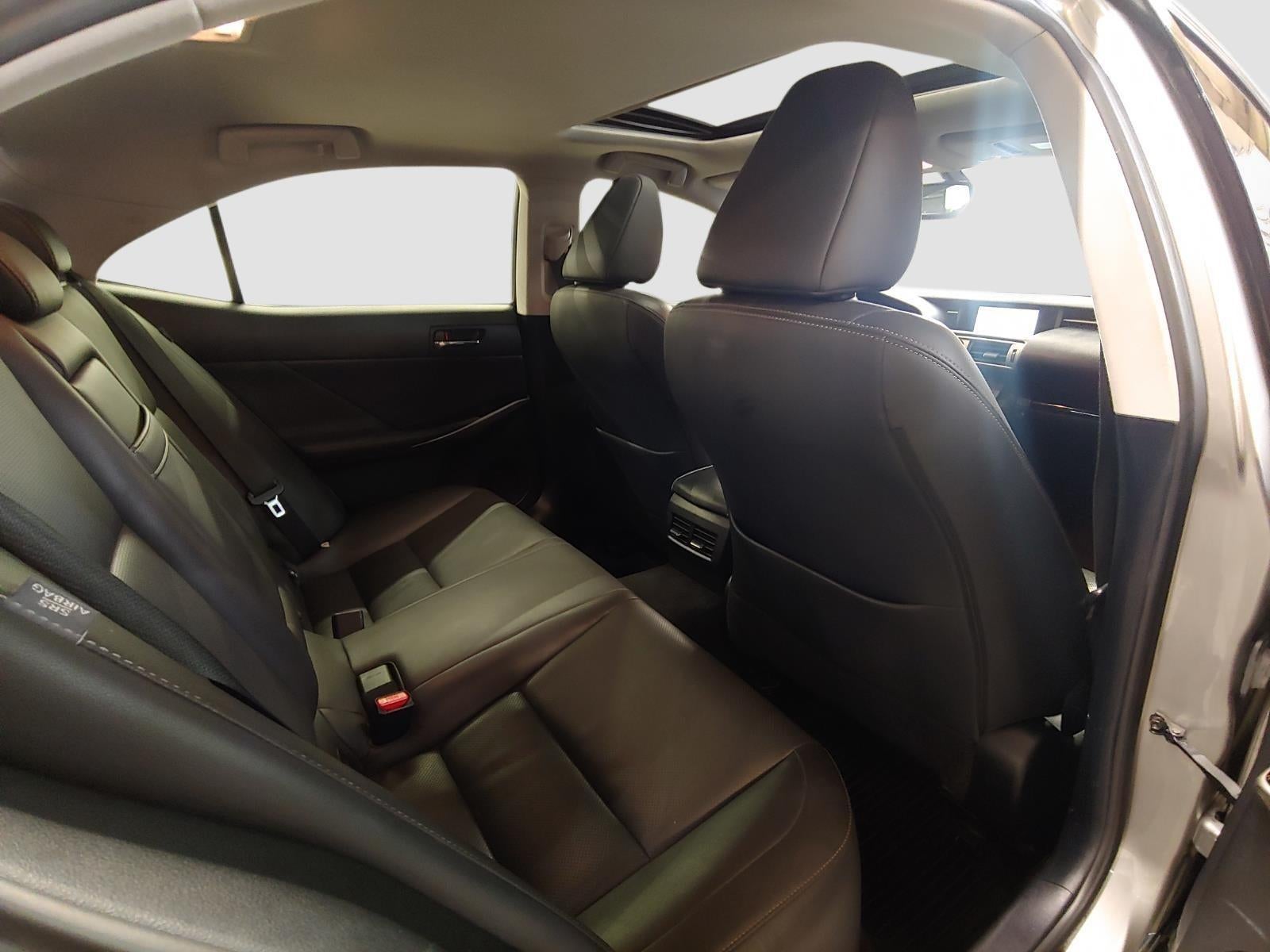 2016 Lexus IS 300 Base