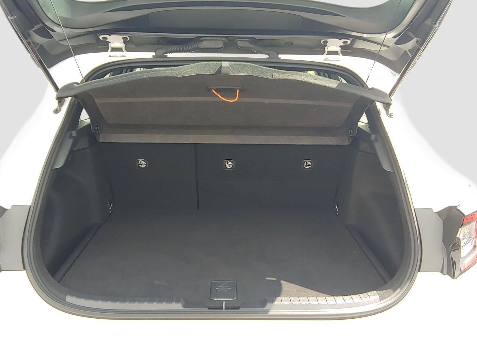 2025 Toyota Corolla Hatchback SE