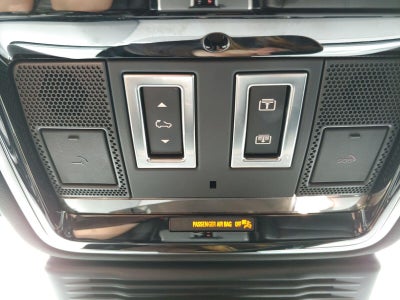 2025 Land Rover Range Rover Velar Dynamic SE