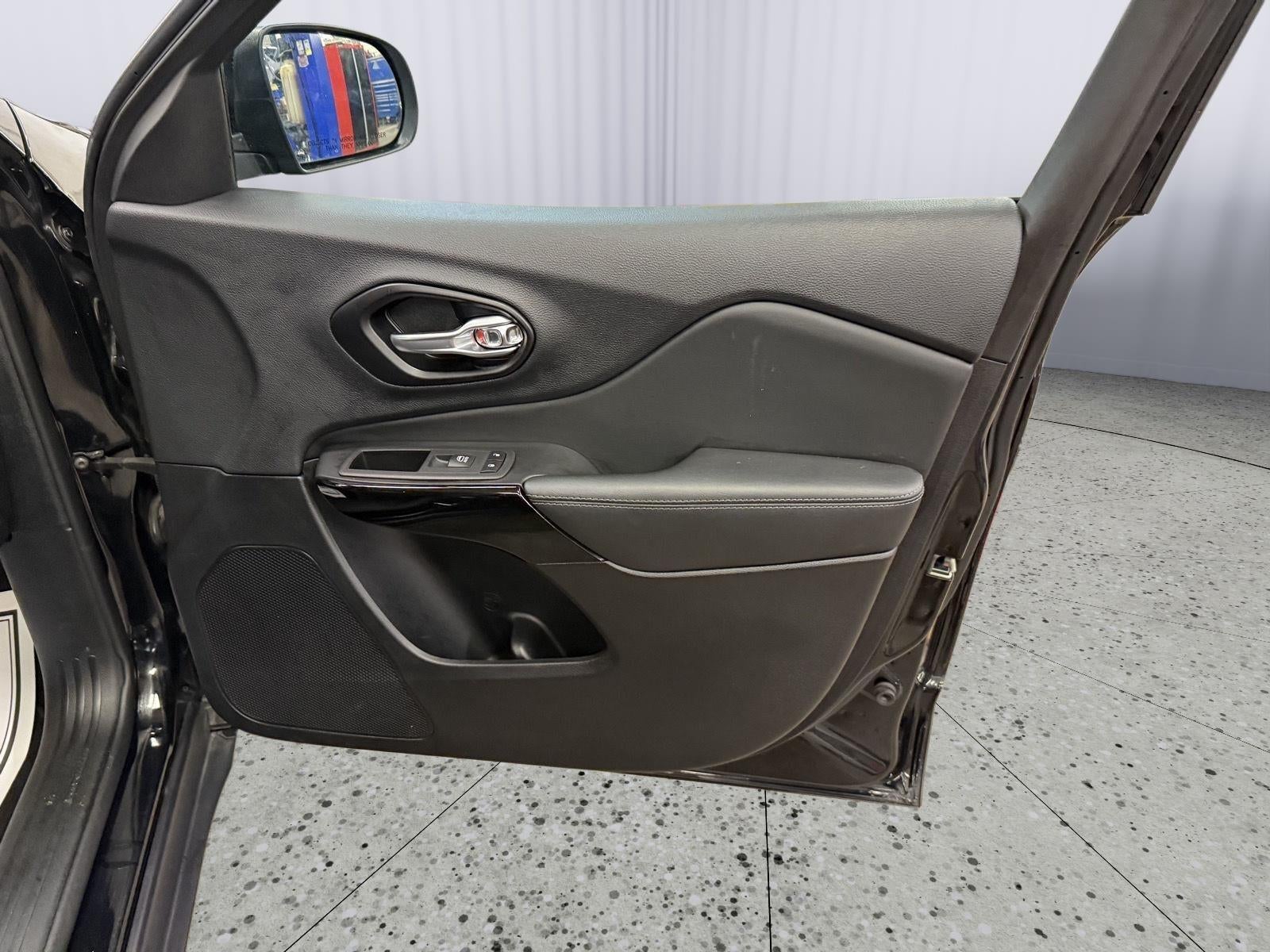 2023 Jeep Cherokee Altitude Lux