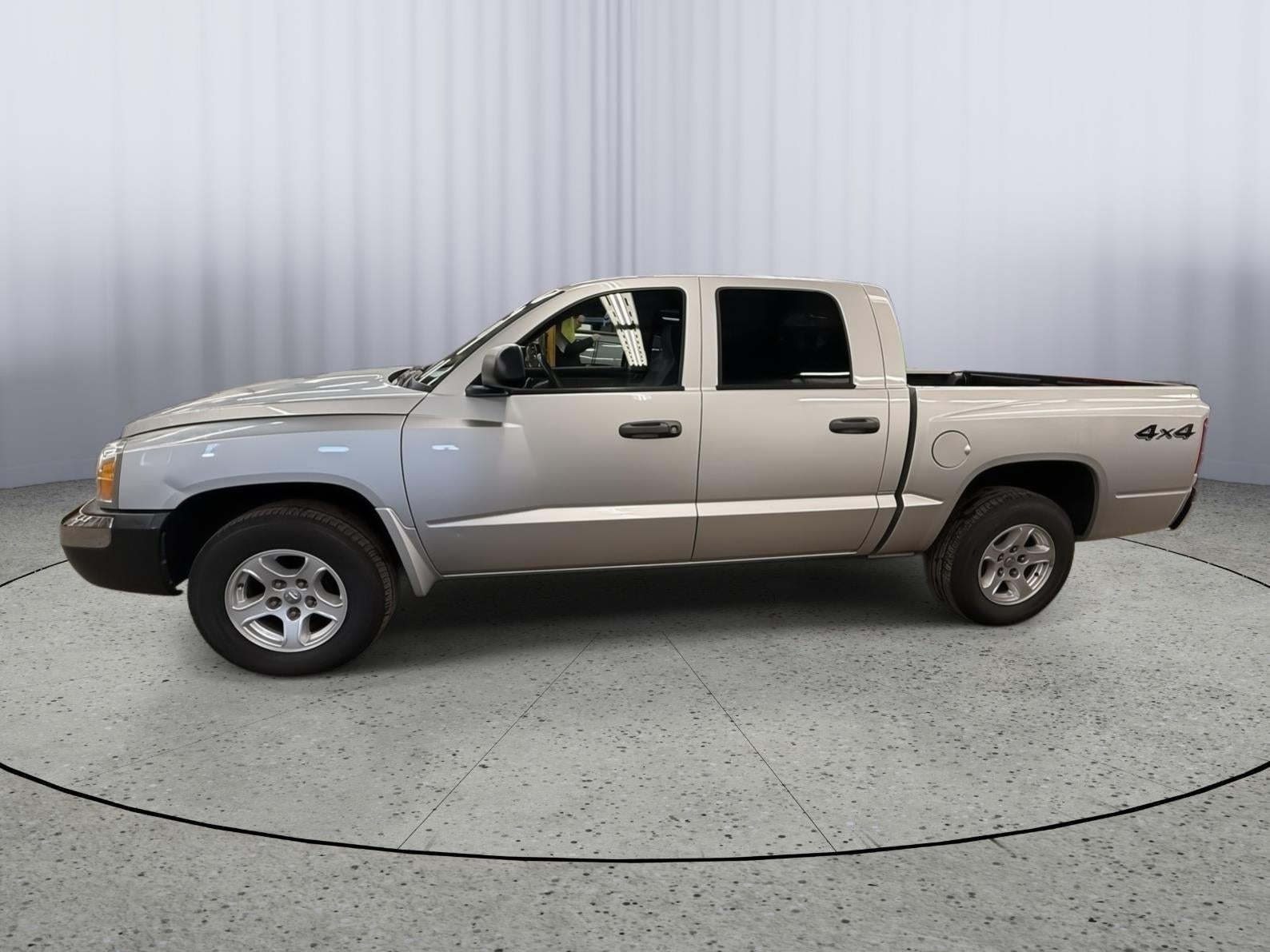 Used 2005 Dodge Dakota SLT with VIN 1D7HW48N45S265109 for sale in Kansas City