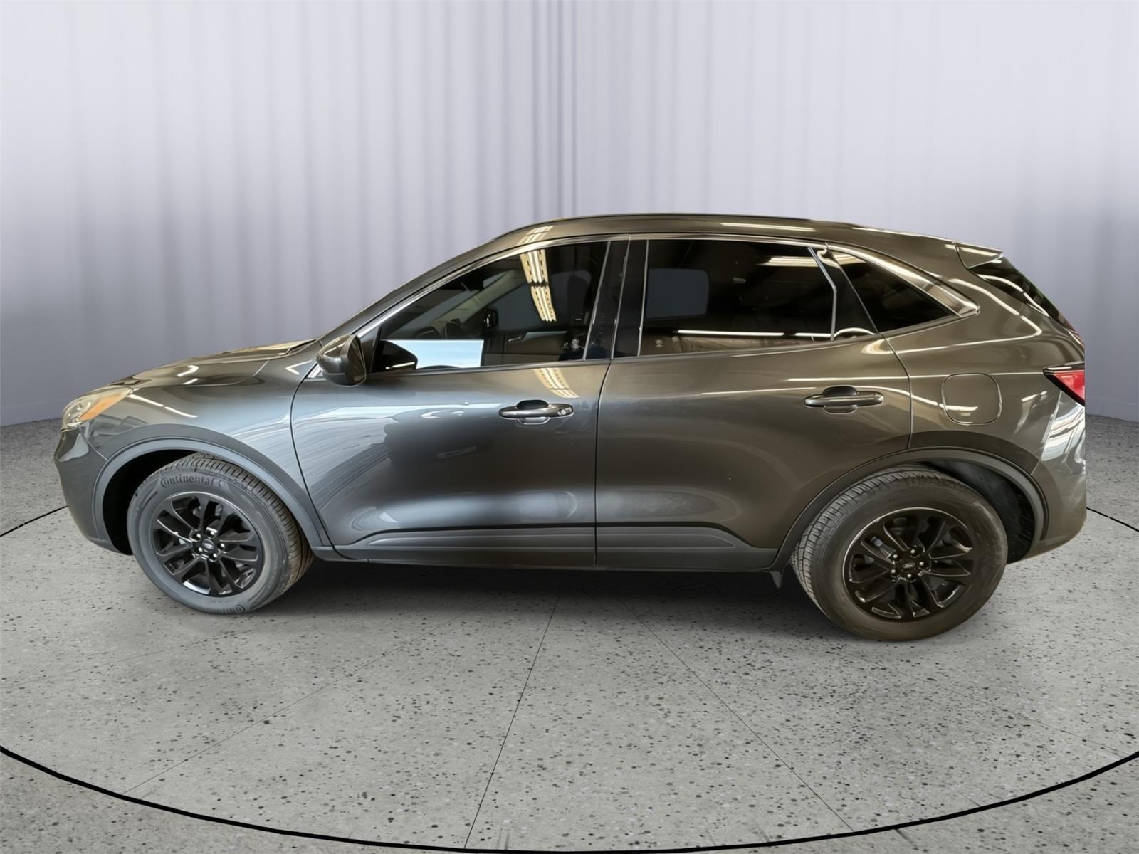 Used 2020 Ford Escape SE with VIN 1FMCU0G64LUA10471 for sale in Kansas City