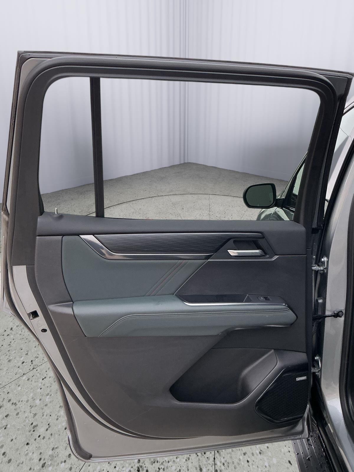 2024 GMC Acadia AWD AT4