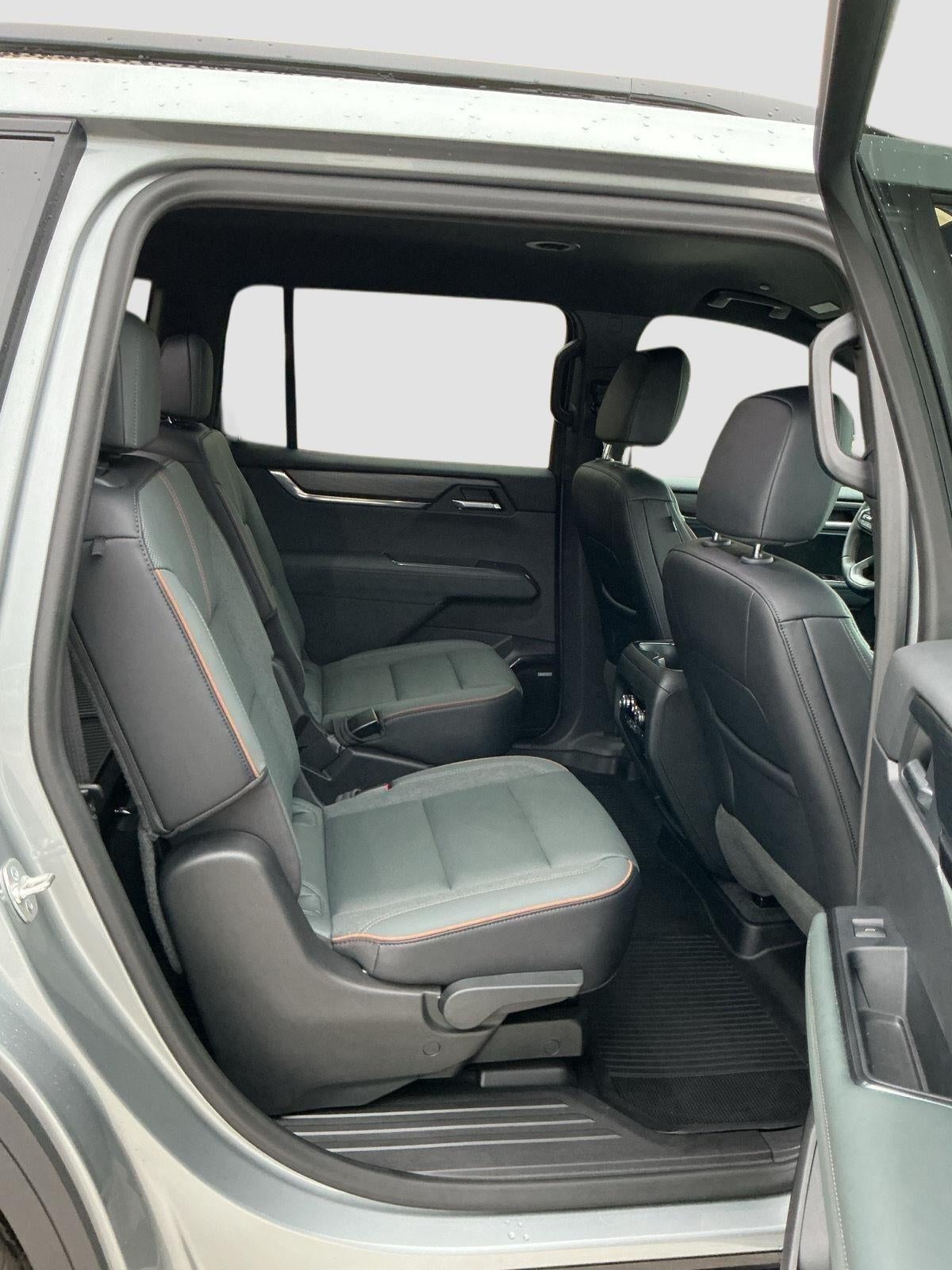 2024 GMC Acadia AWD AT4