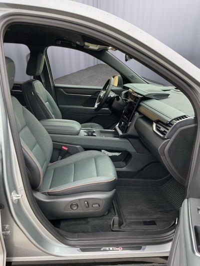 2024 GMC Acadia AWD AT4