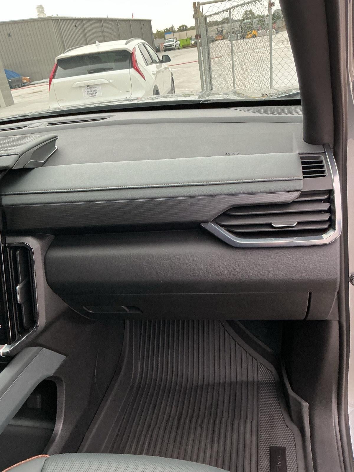 2024 GMC Acadia AWD AT4